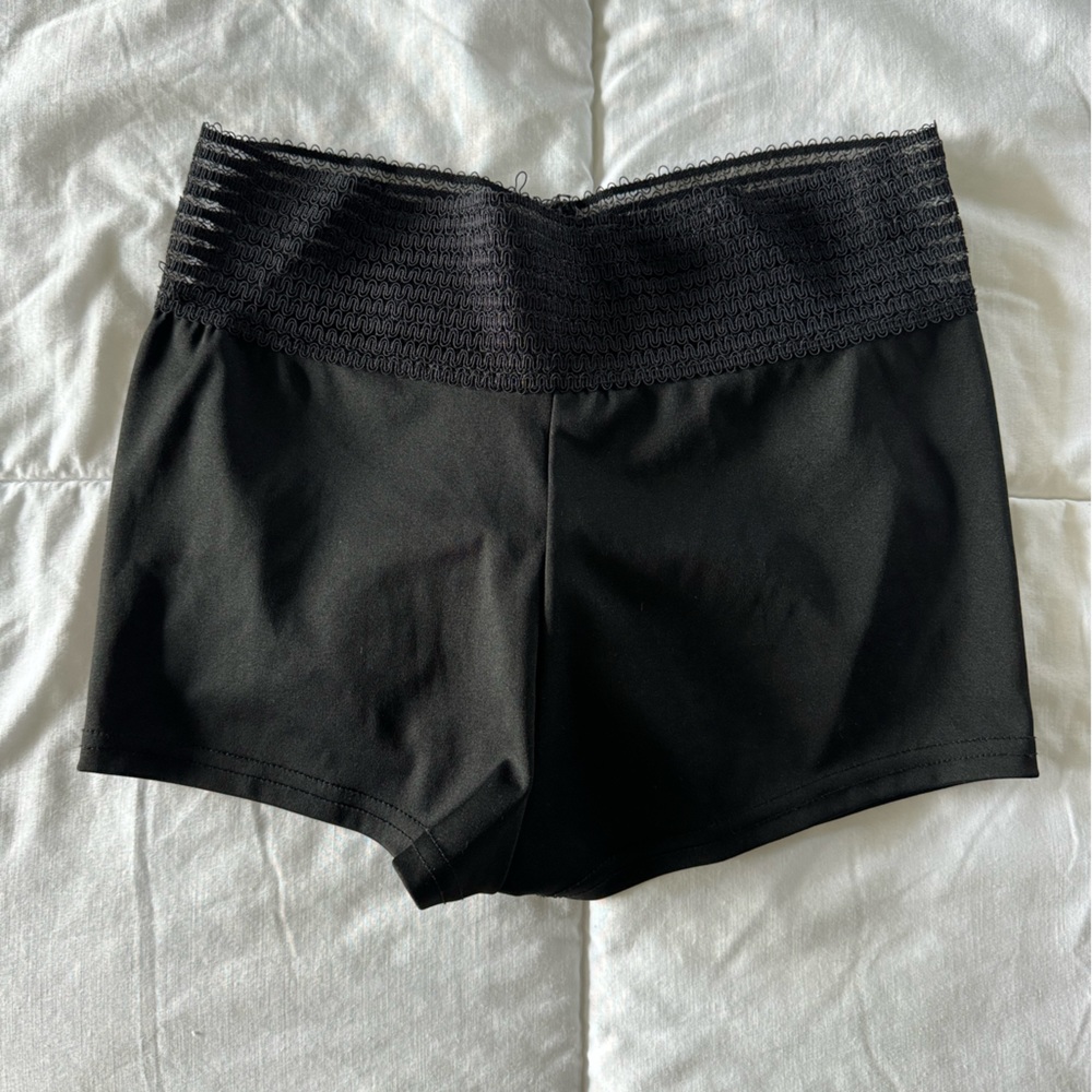 Butt scrunch shorts